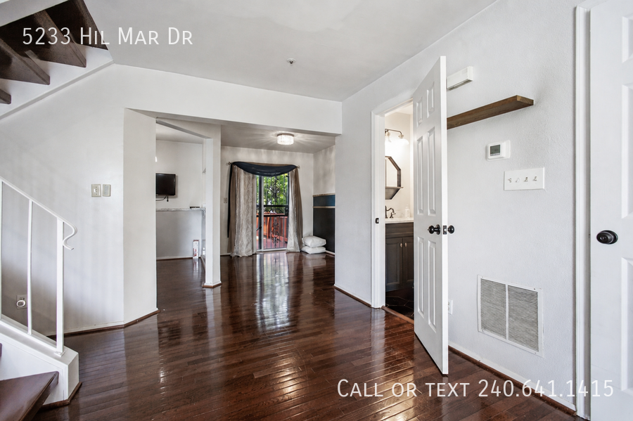 5233 Hil Mar Dr - Photo 3 of 23