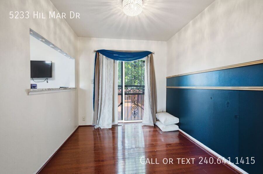 5233 Hil Mar Dr - Photo 4 of 23
