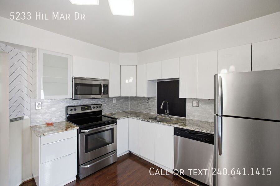 5233 Hil Mar Dr - Photo 5 of 23