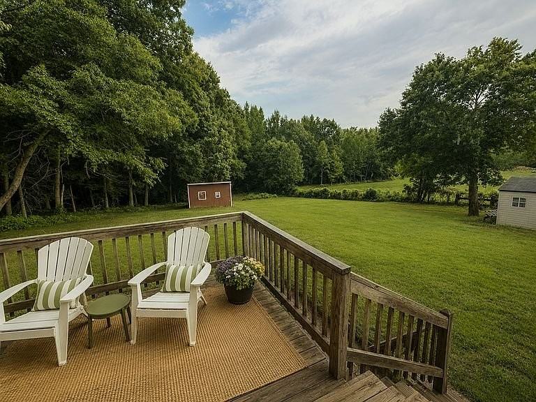 1411 Holly Grove Dr - Photo 4 of 9