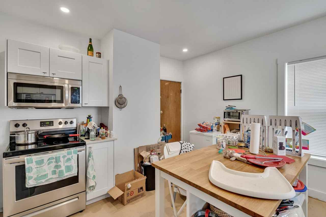 14 Charnwood Rd - Photo 4 of 11