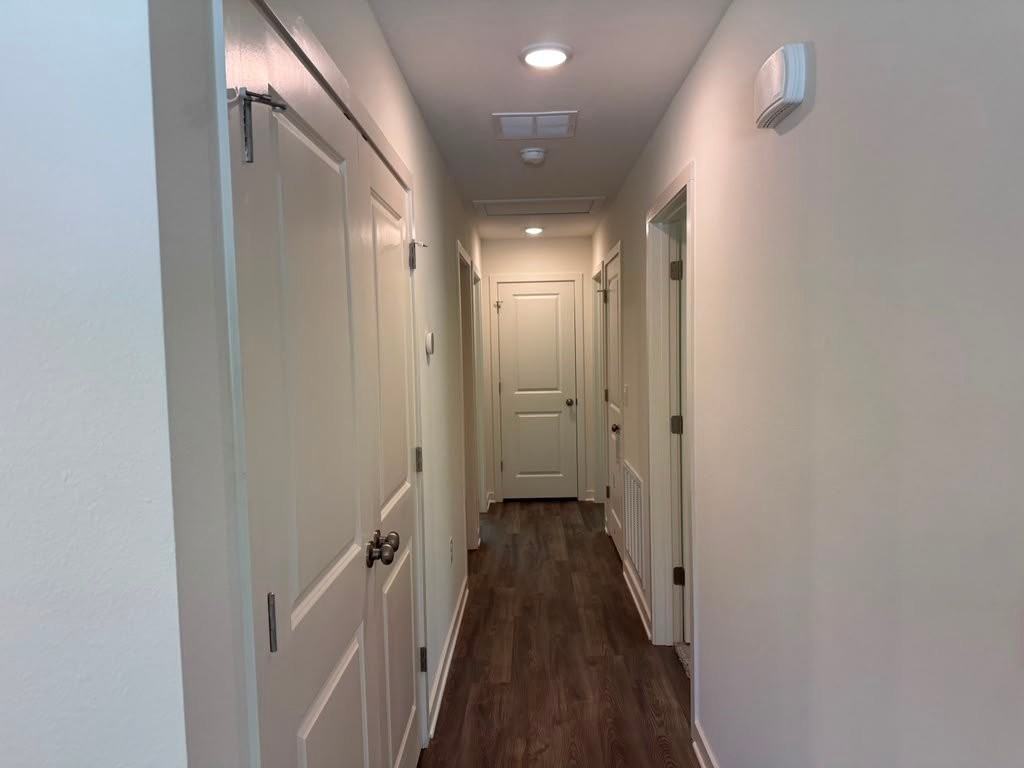 204 E Iris Ln - Photo 2 of 9