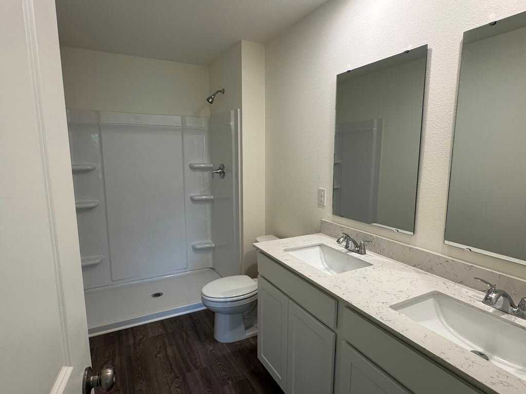 204 E Iris Ln - Photo 4 of 9