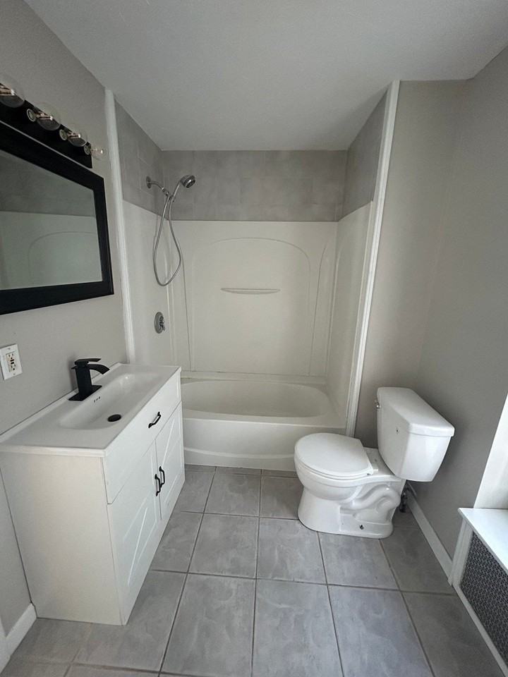 162 Green St #2 - Photo 2 of 10