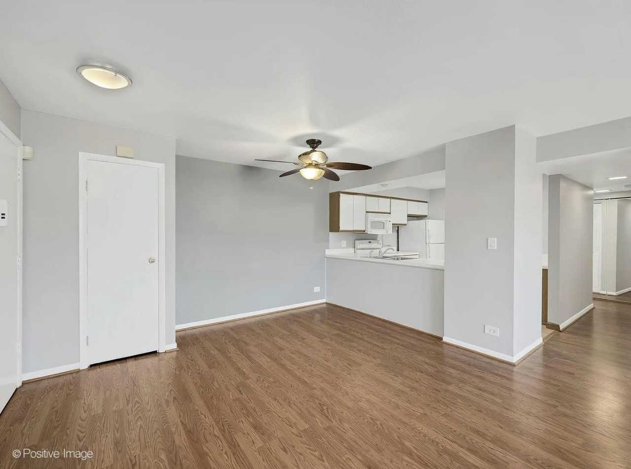 1906 Plum Grove Rd - Photo 4 of 14