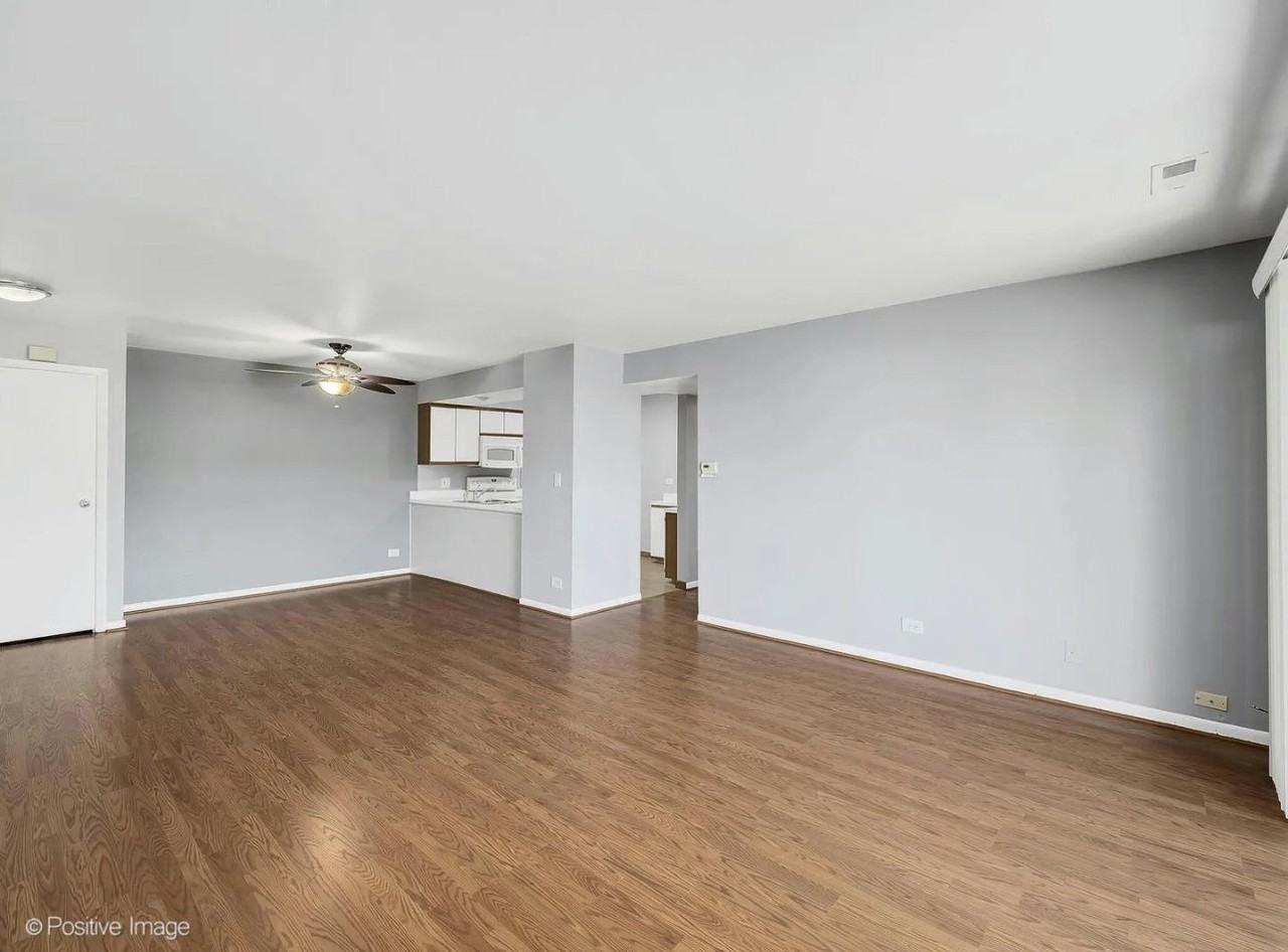 1906 Plum Grove Rd - Photo 5 of 14