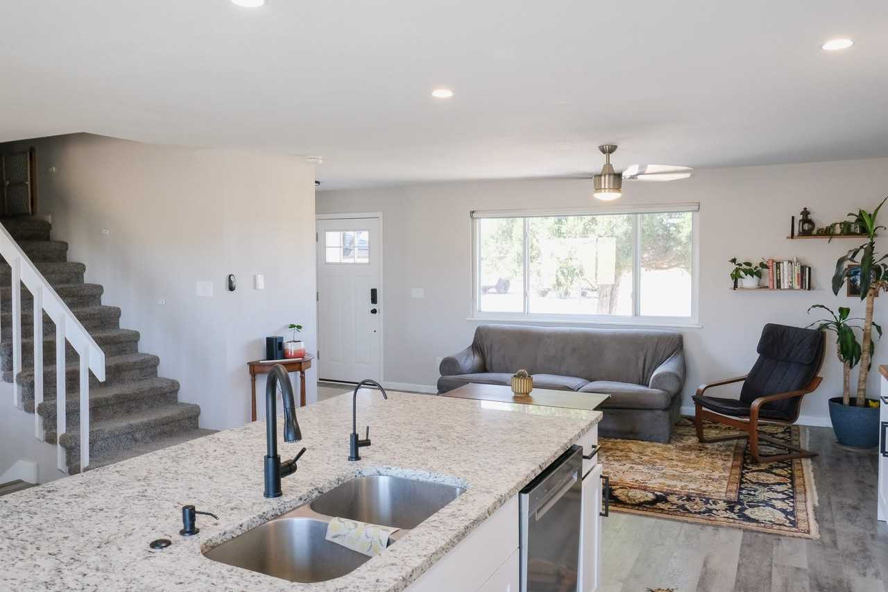 12658 Mesa View Rd - Photo 7 of 20