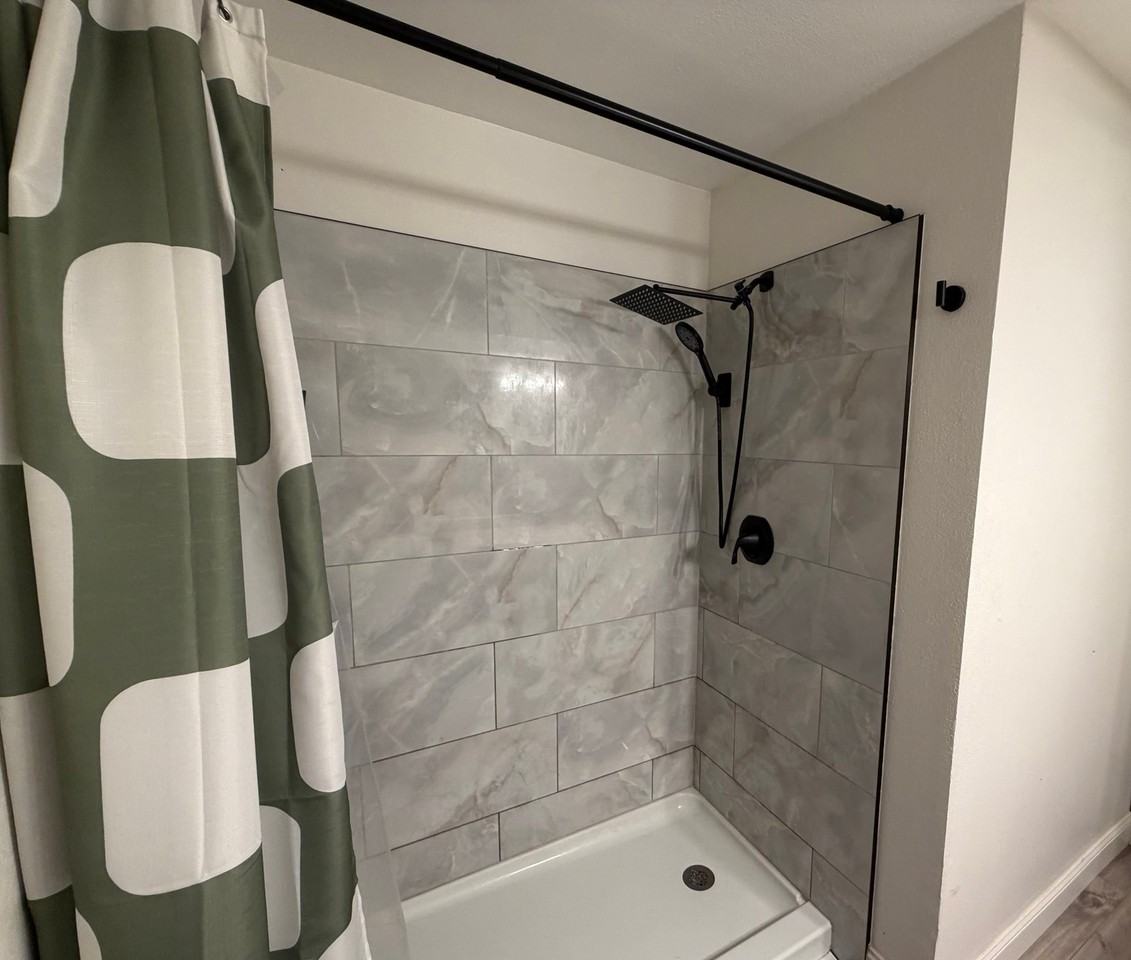 11129 Alcott St #B - Photo 6 of 8