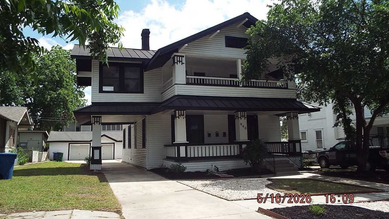 940 W Mulberry Ave