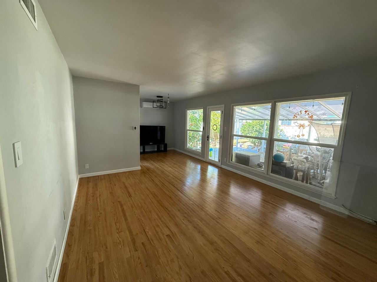 8056 Darby Pl - Photo 2 of 8