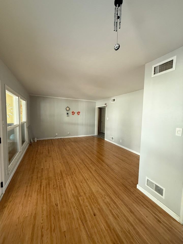 8056 Darby Pl - Photo 3 of 8