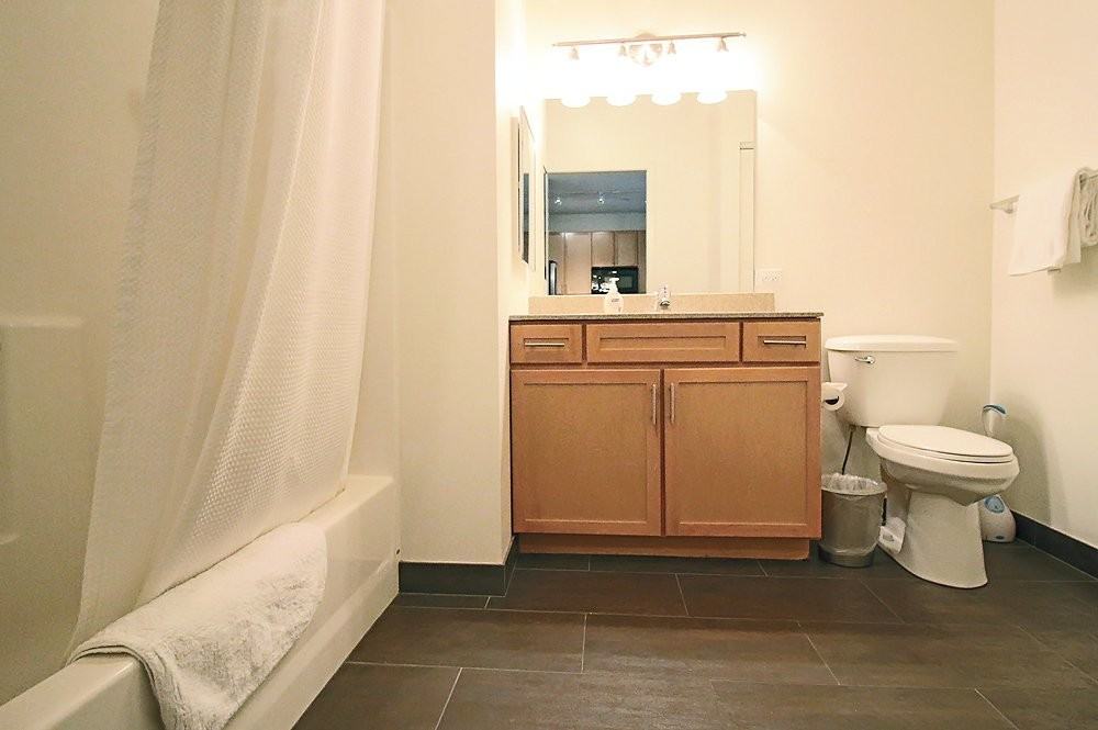 899 S Clark St - Photo 5 of 17