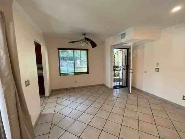 13076 Wimberly Sq - Photo 6 of 20