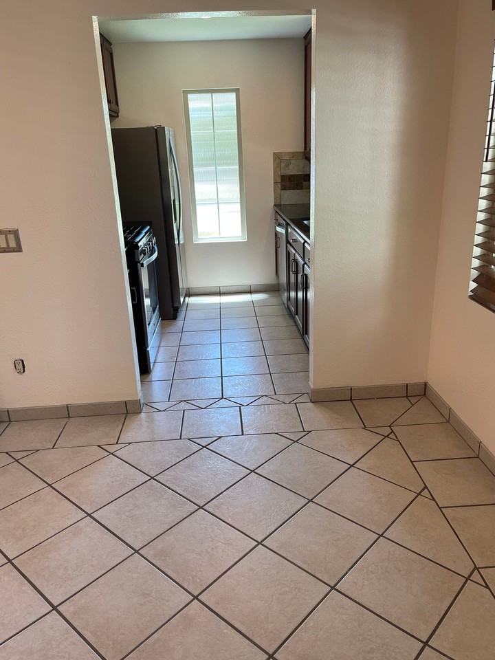 13076 Wimberly Sq - Photo 7 of 20