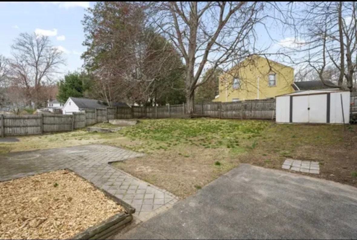 244 Judwin Ave - Photo 3 of 20