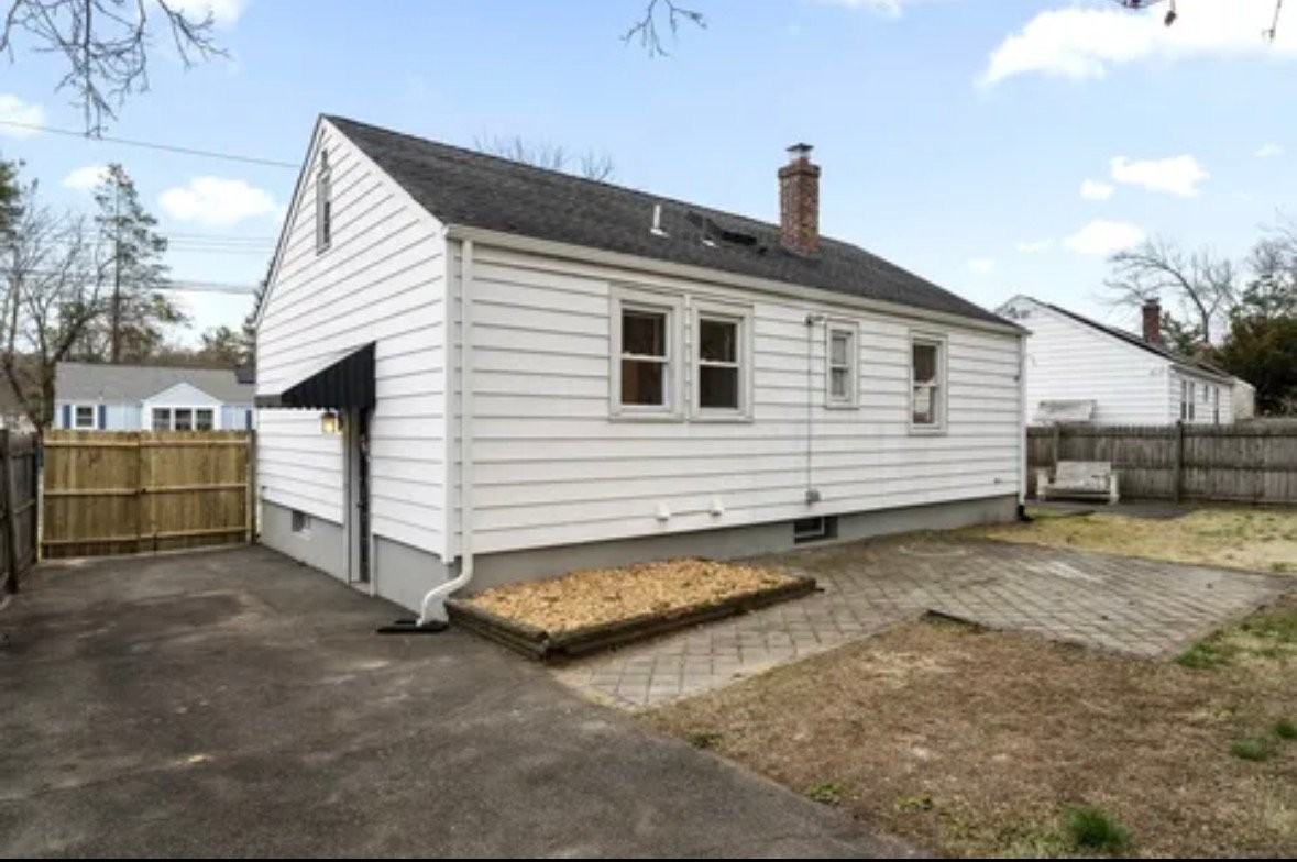 244 Judwin Ave - Photo 4 of 20