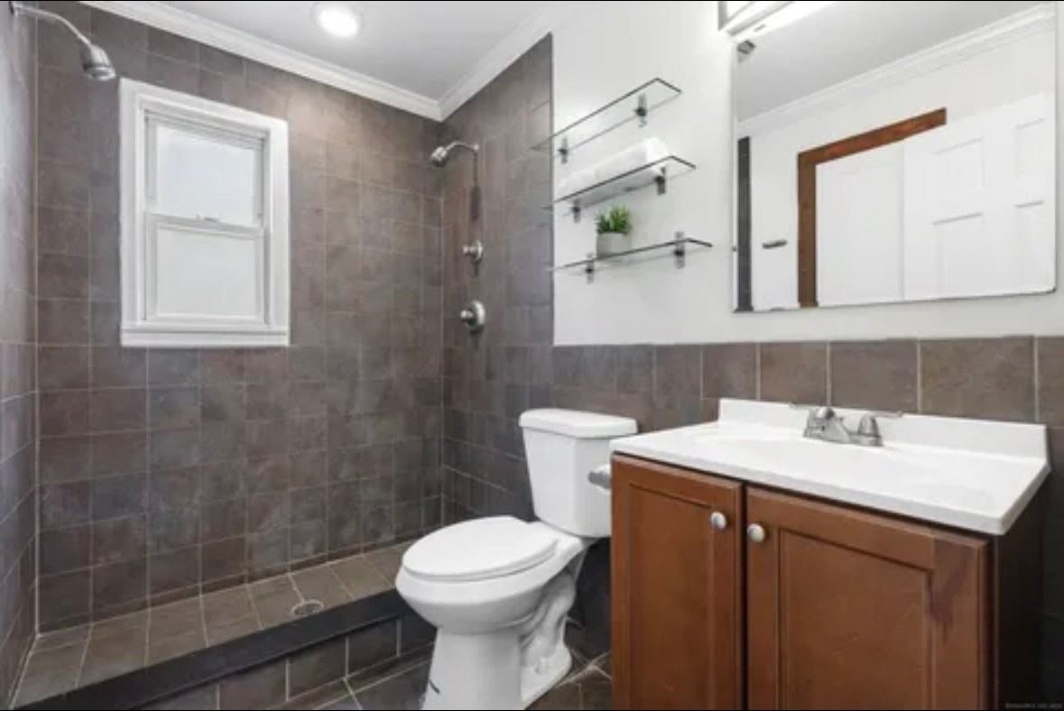 244 Judwin Ave - Photo 5 of 20