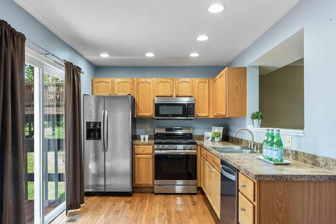 7701 Kelvinway Dr - Photo 4 of 7