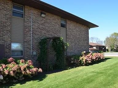2130 W Russet Ct #1 - Photo 3 of 6