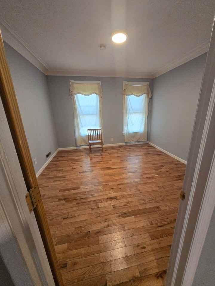 1013 Stark St #1stFL - Photo 4 of 12