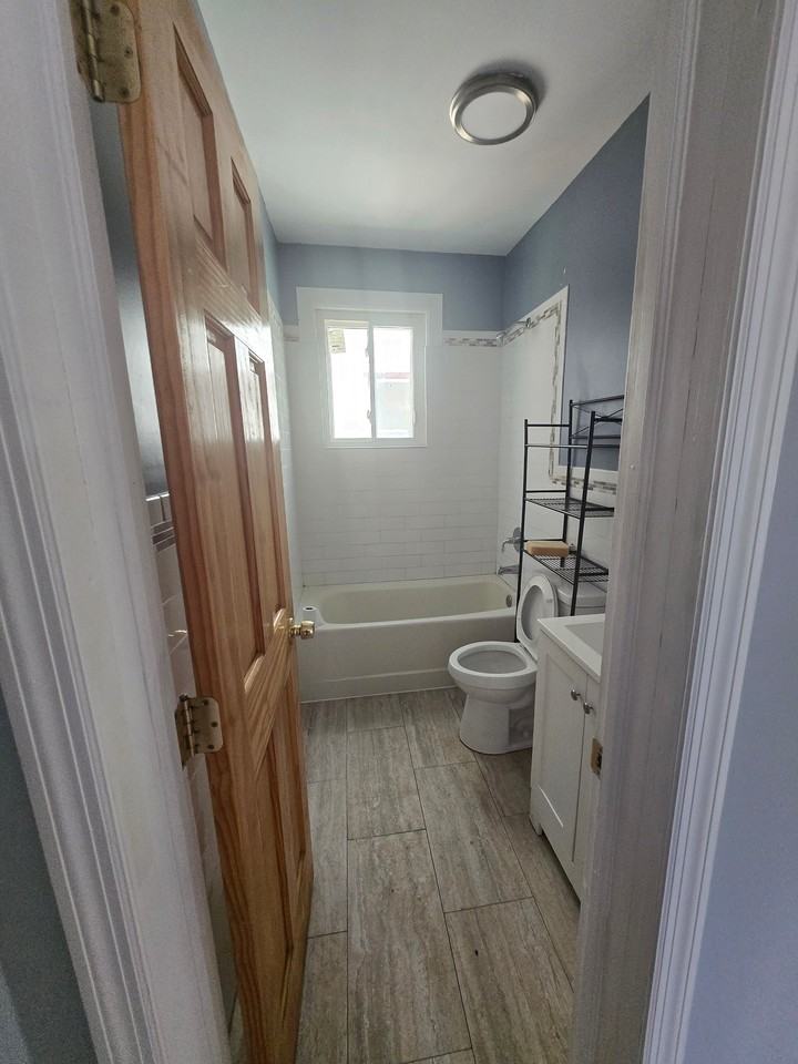 1013 Stark St #1stFL - Photo 6 of 12