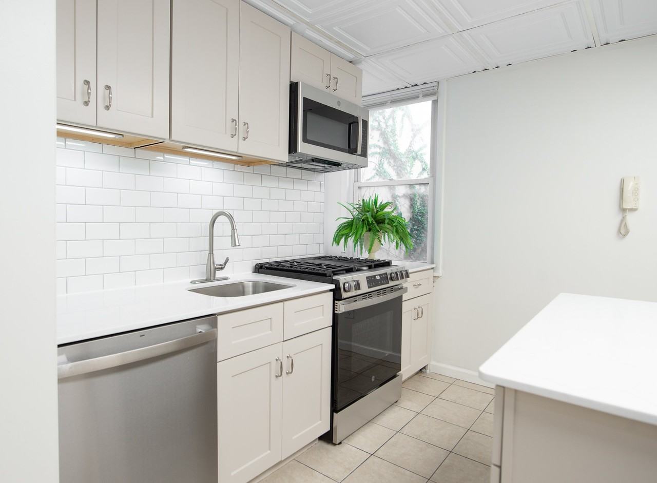 455 Fairmount Ave #2 - Photo 4 of 24