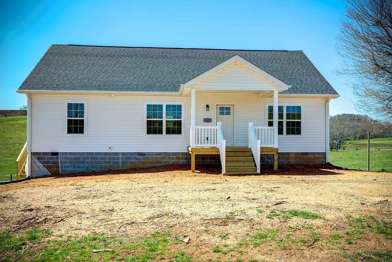 1052 Halsey Knob Rd - Photo 2 of 8
