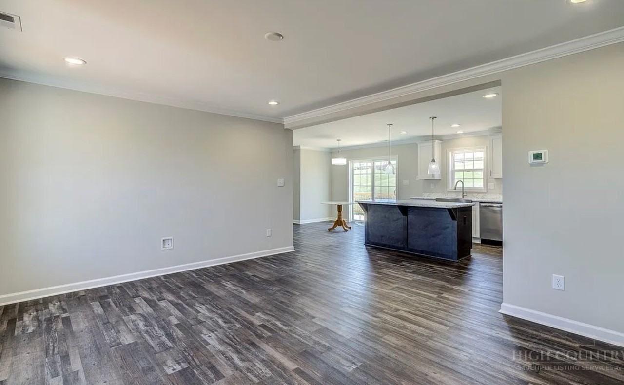 1052 Halsey Knob Rd - Photo 5 of 8