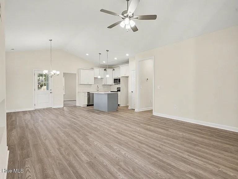 1711 Elizabeth Dr - Photo 3 of 10