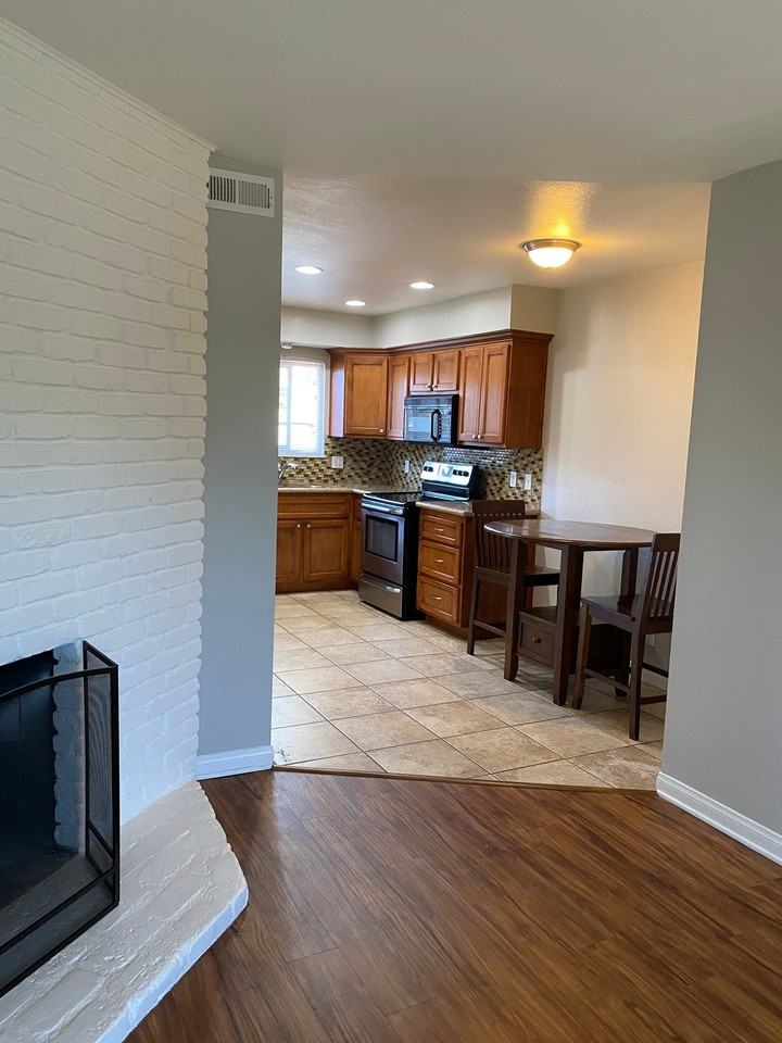 9719 Adams Ave - Photo 6 of 20