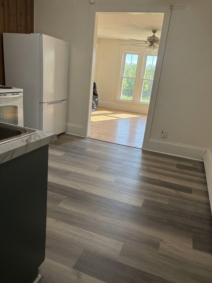 152 Main St #3 - Photo 3 of 9