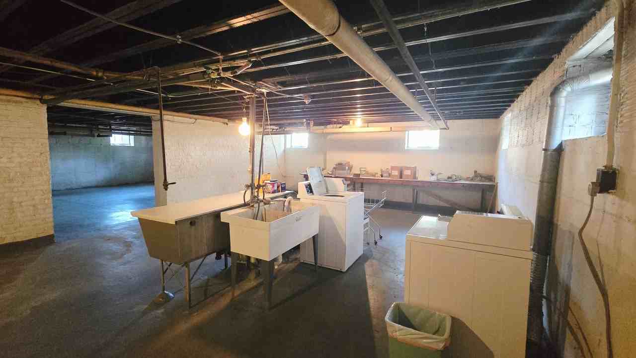939 N Church St - Photo 3 of 4
