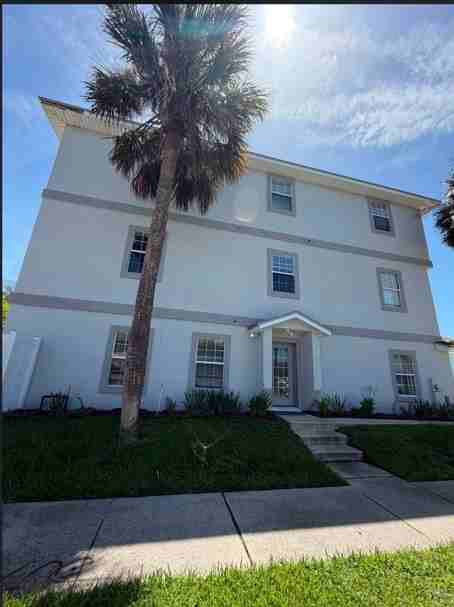 199 11th Ave N - Photo 2 of 10
