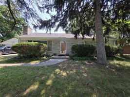 featured image of 1725 W Mequon Rd #NA
