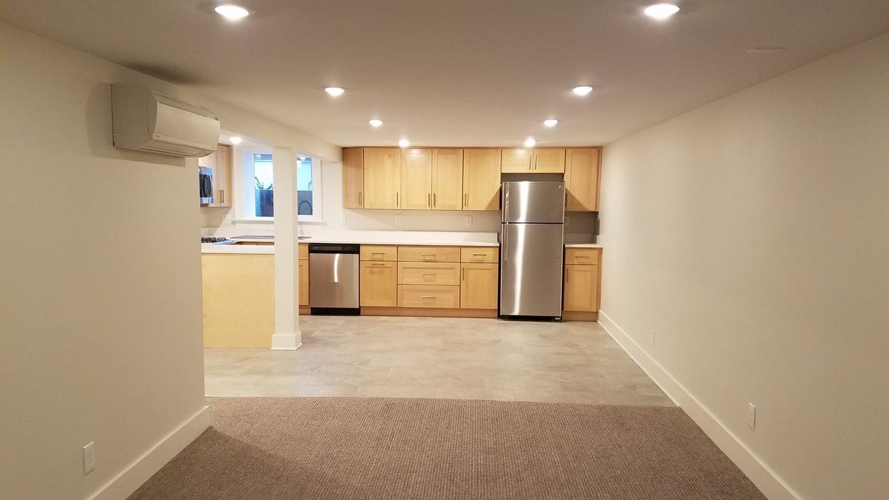 3435 Ne 38th Ave #B - Photo 3 of 17