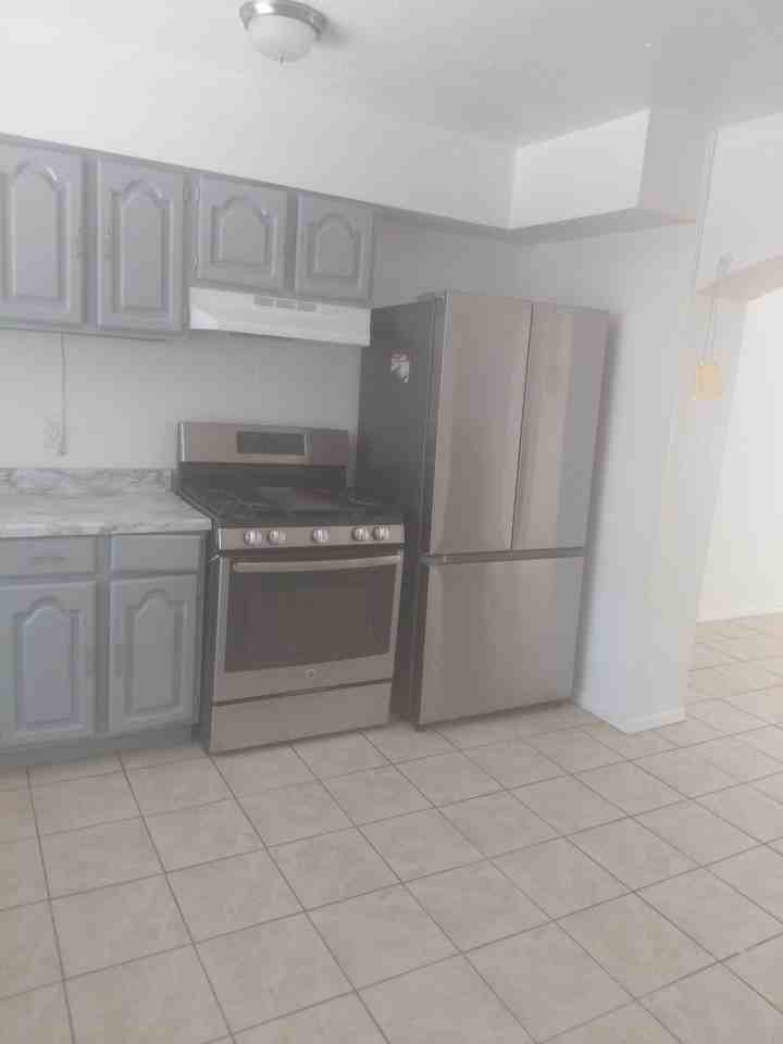 324 Coates Dr #4 - Photo 3 of 13