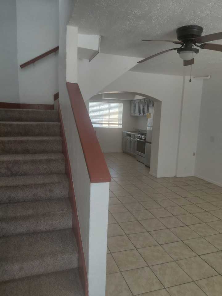 324 Coates Dr #4 - Photo 5 of 13
