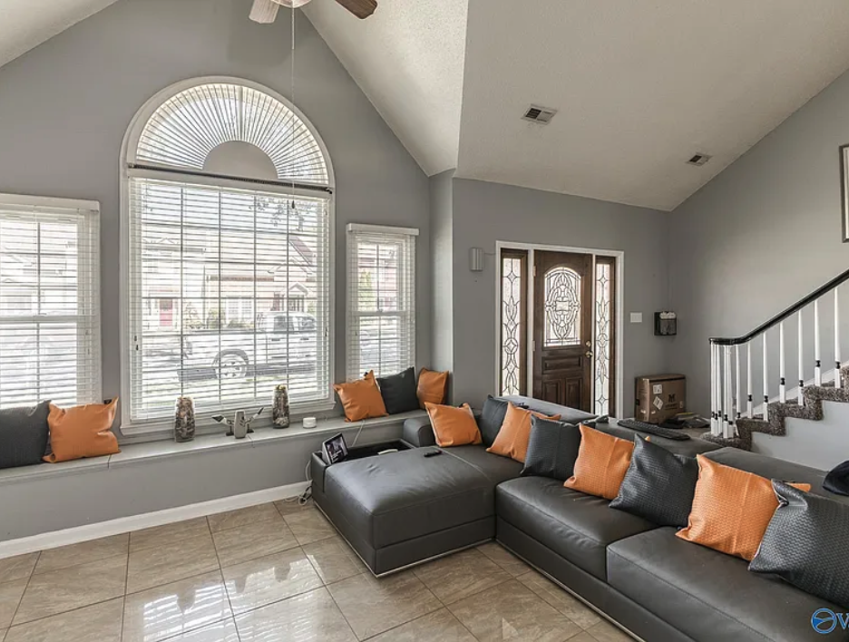 1561 River Bend Pl Se #NA - Photo 2 of 8