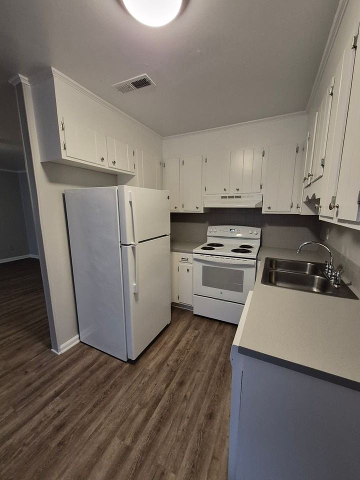 West Meadows - Photo 4 of 31