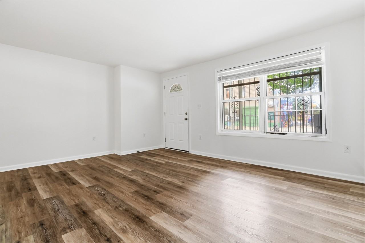 595 Orange St #1 - Photo 4 of 27