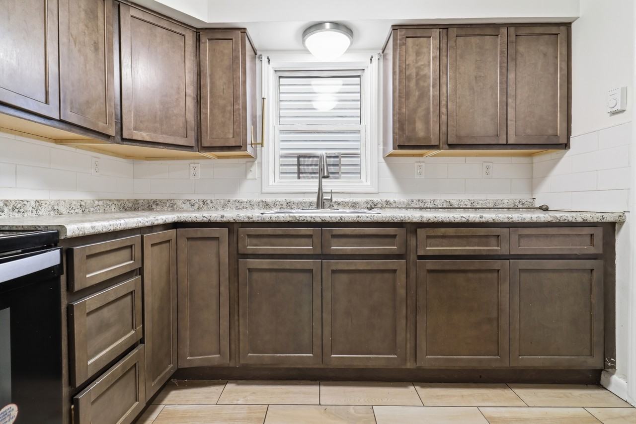 595 Orange St #1 - Photo 6 of 27