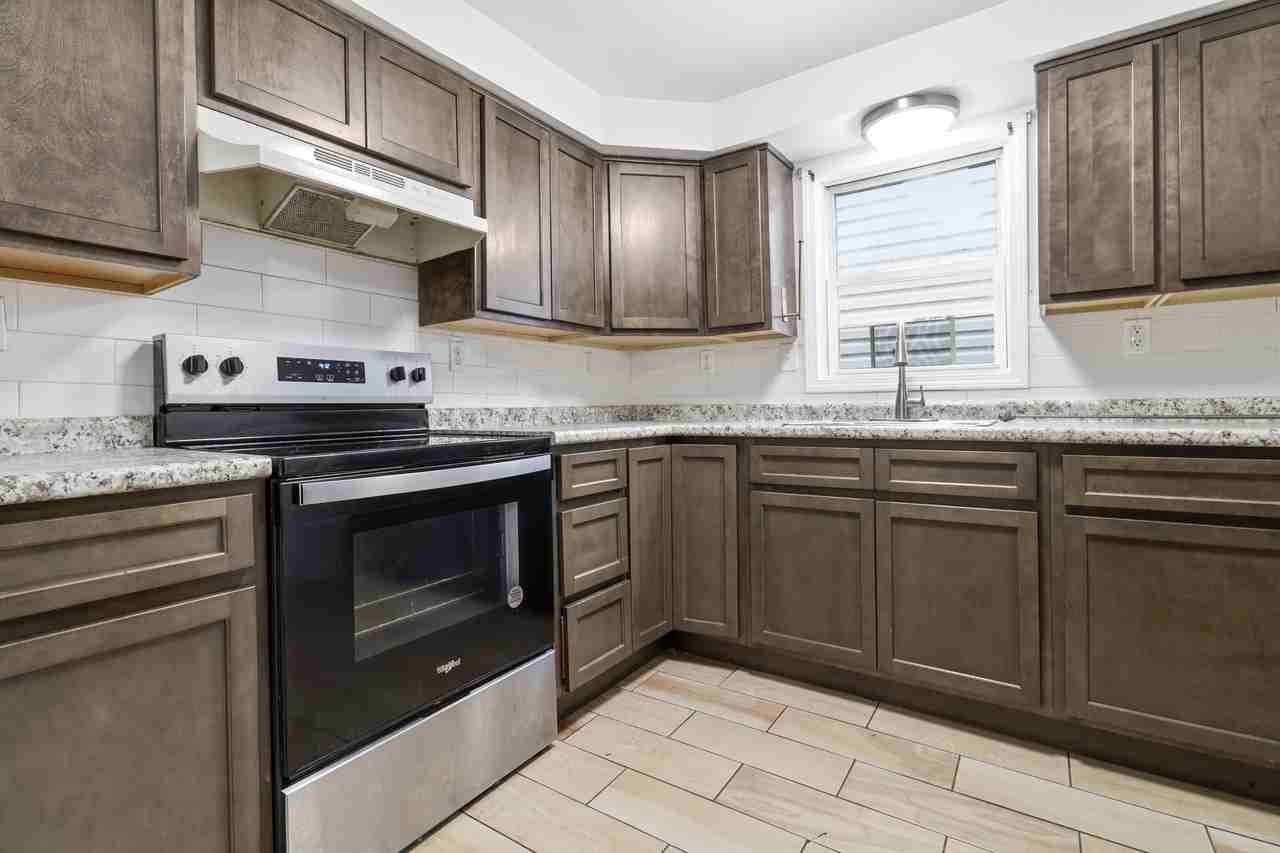 595 Orange St #1 - Photo 7 of 27