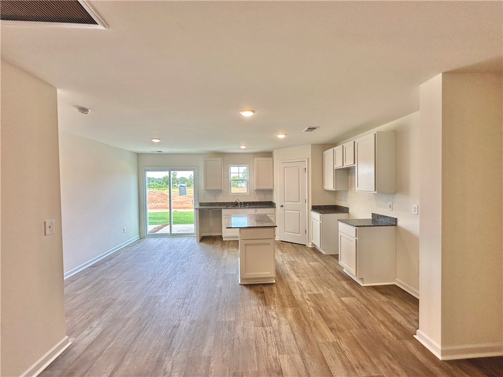 467 Seaborn Circle - Photo 2 of 9