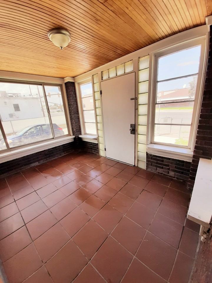 32 N Center St #A - Photo 3 of 21