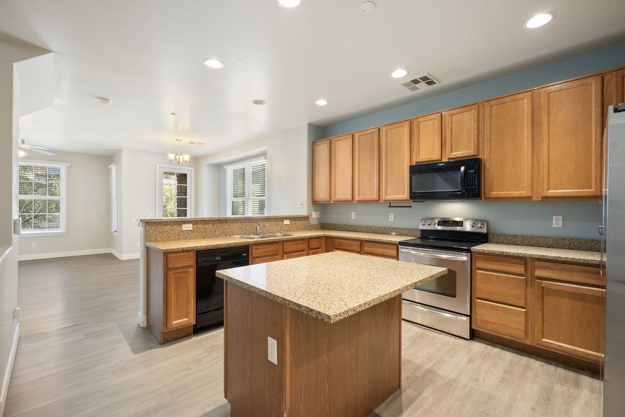 28928 N 124th Ln #28928 - Photo 6 of 50