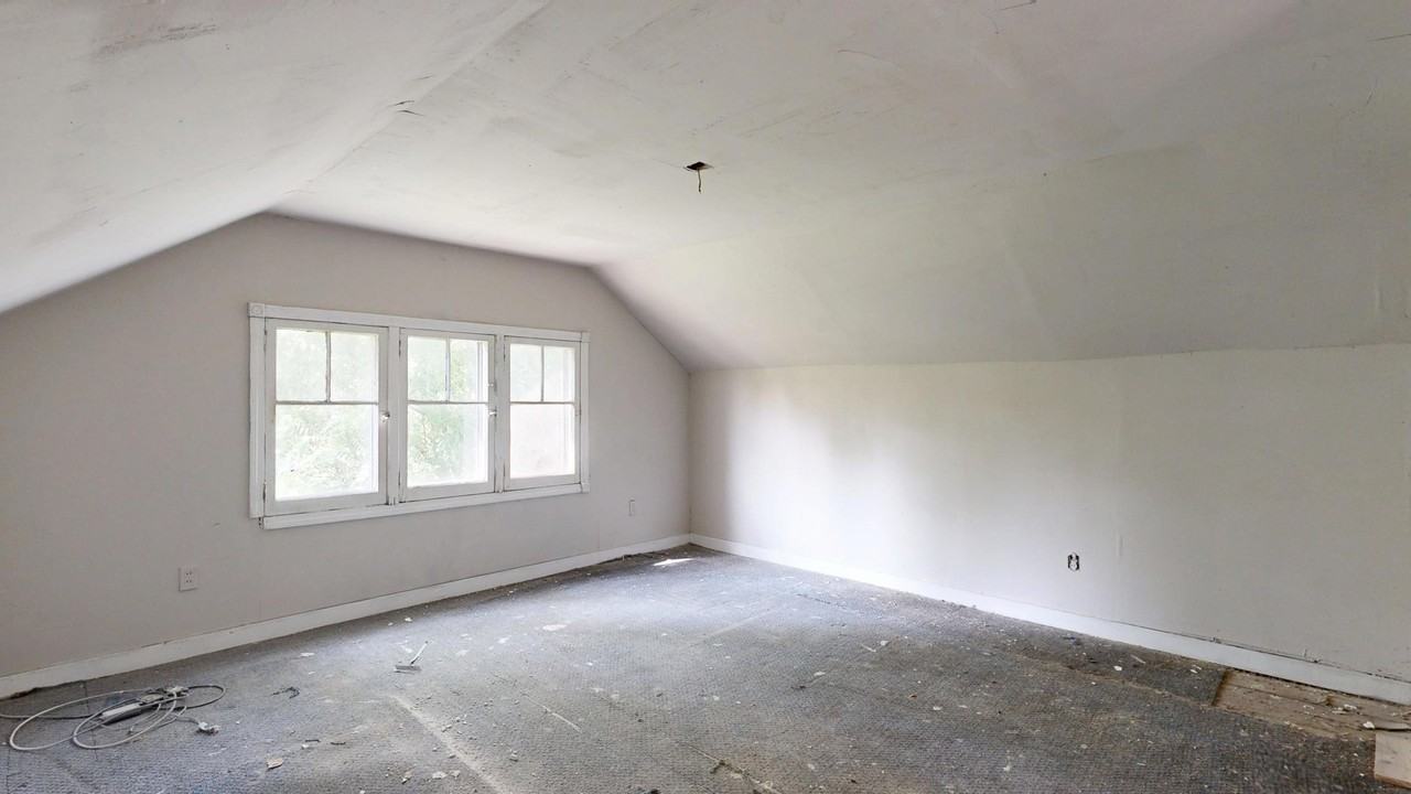 1007 N Oakley St #NA - Photo 5 of 28