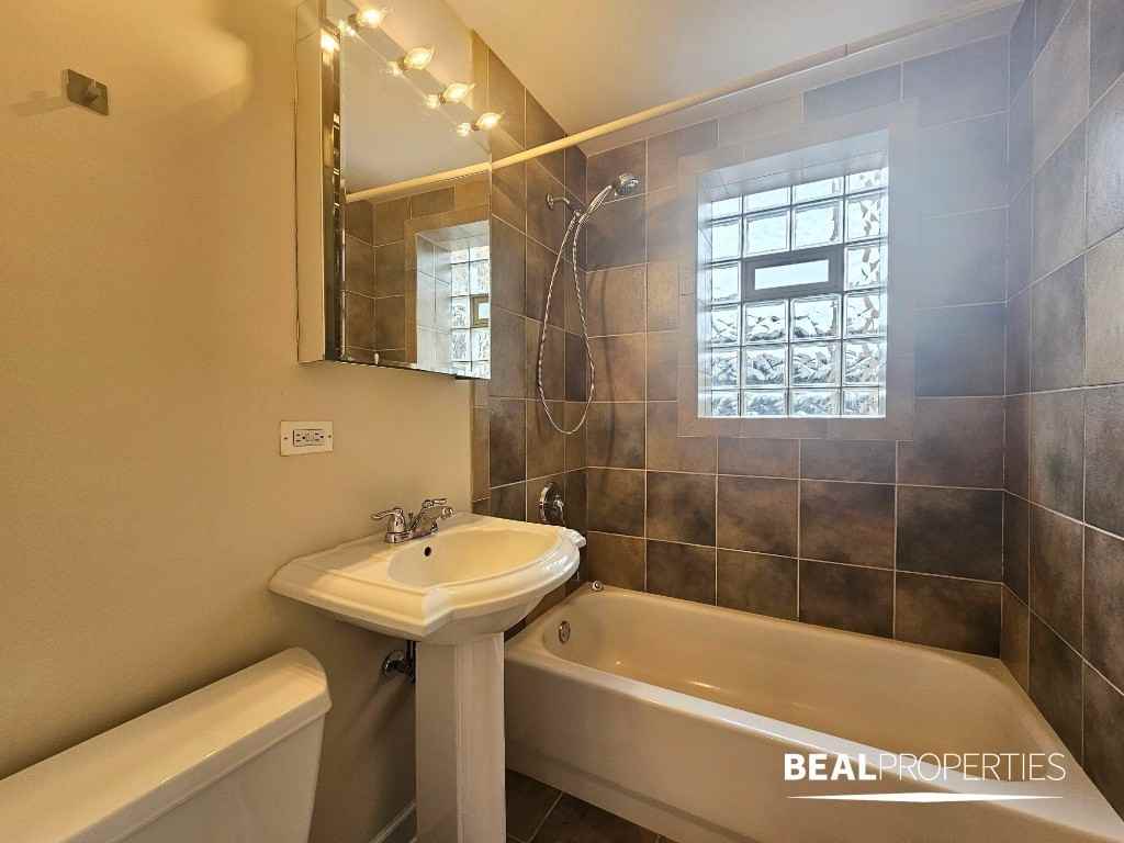 3246 N Clifton Ave - Photo 6 of 14