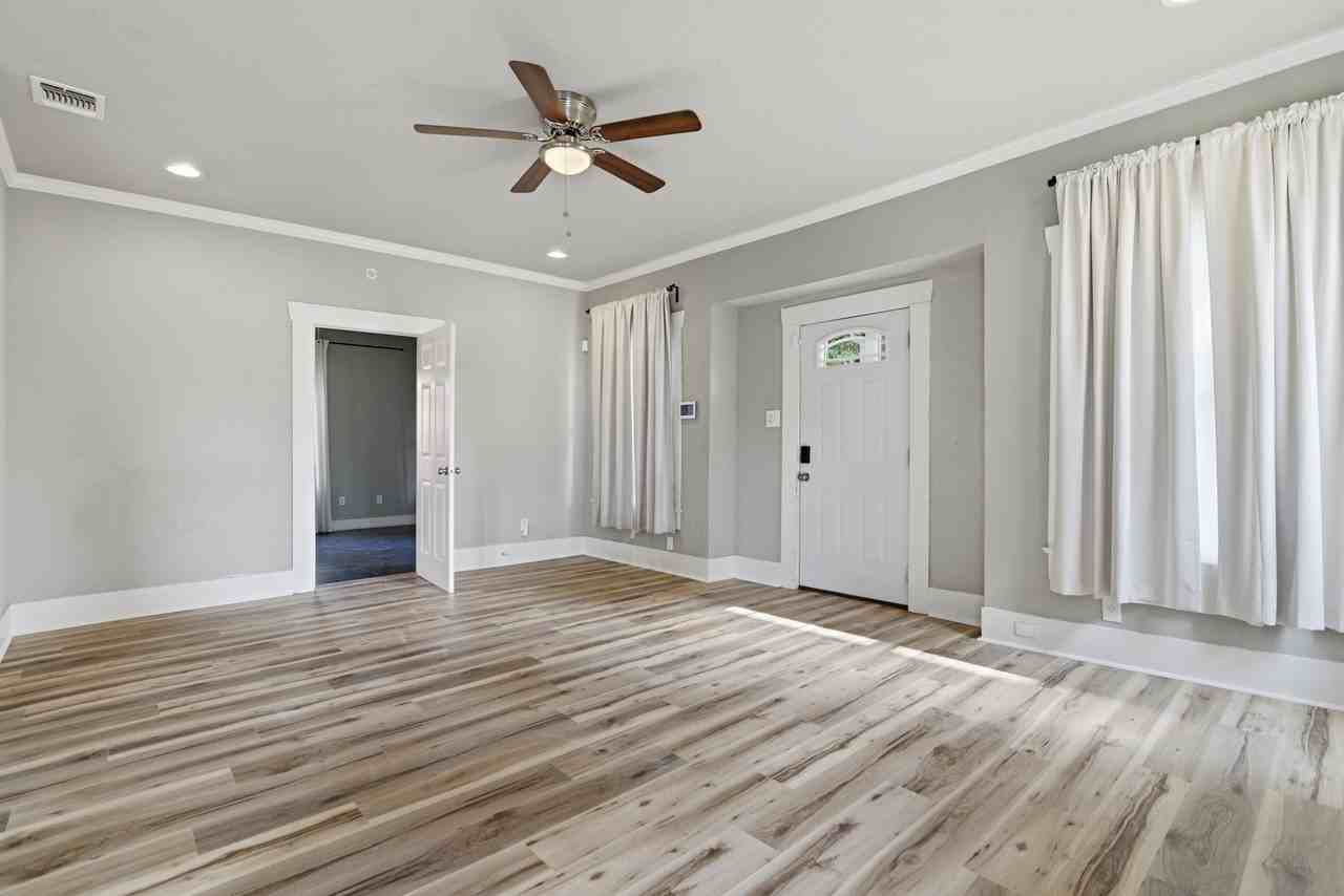1629 W Woodlawn Ave #NA - Photo 3 of 20