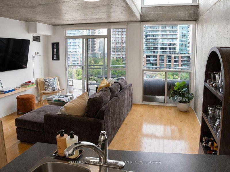1029 King Street West #805 - Photo 3 of 20
