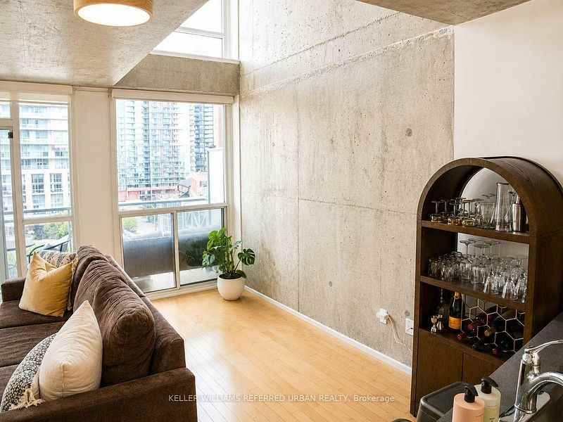 1029 King Street West #805 - Photo 5 of 20